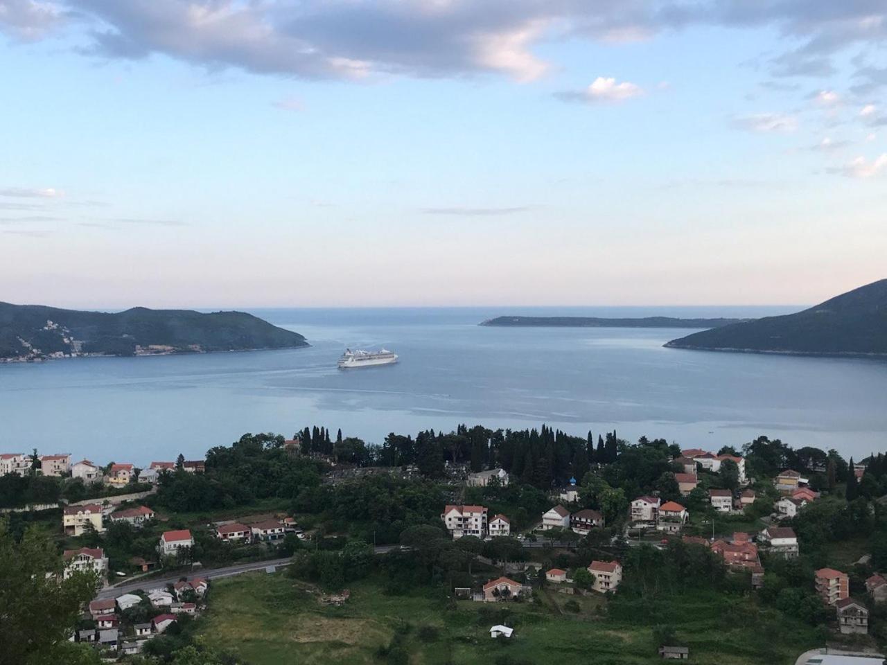 Magnificent Views Apartment Herceg Novi Oda fotoğraf